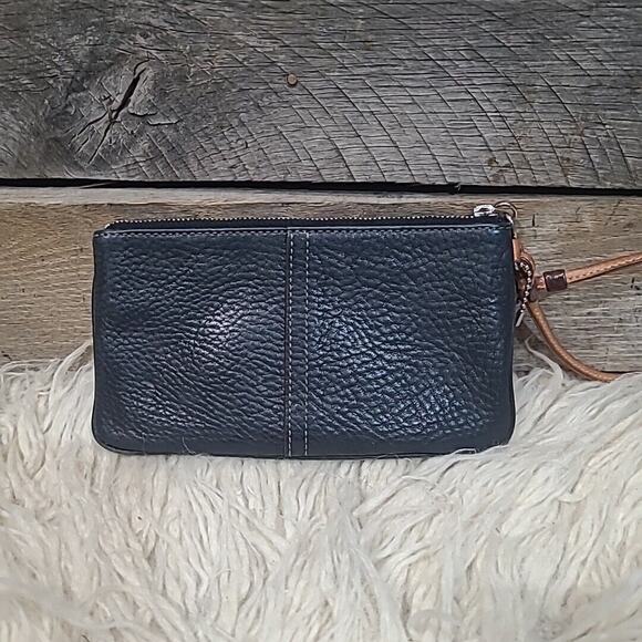 COACH Chelsea Black Pebbled Leather Zip Wristlet Wallet 7 x 4.5 in. - Picture 3 of 9